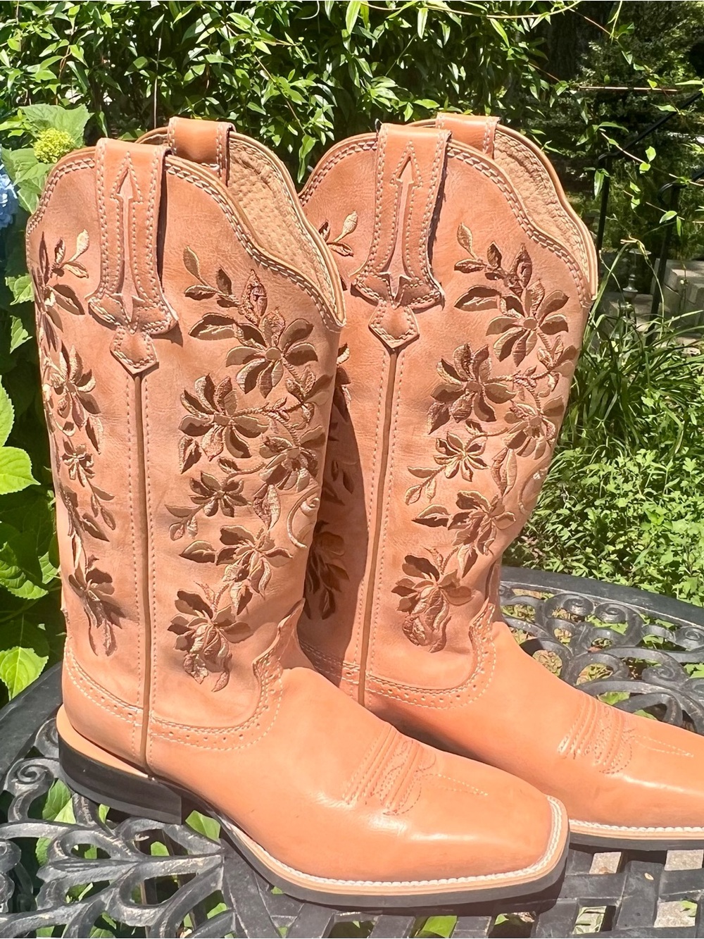 Ladies Twisted X- “Hooey” Floral Embroidered 
Cowboy Boots - Square Toe